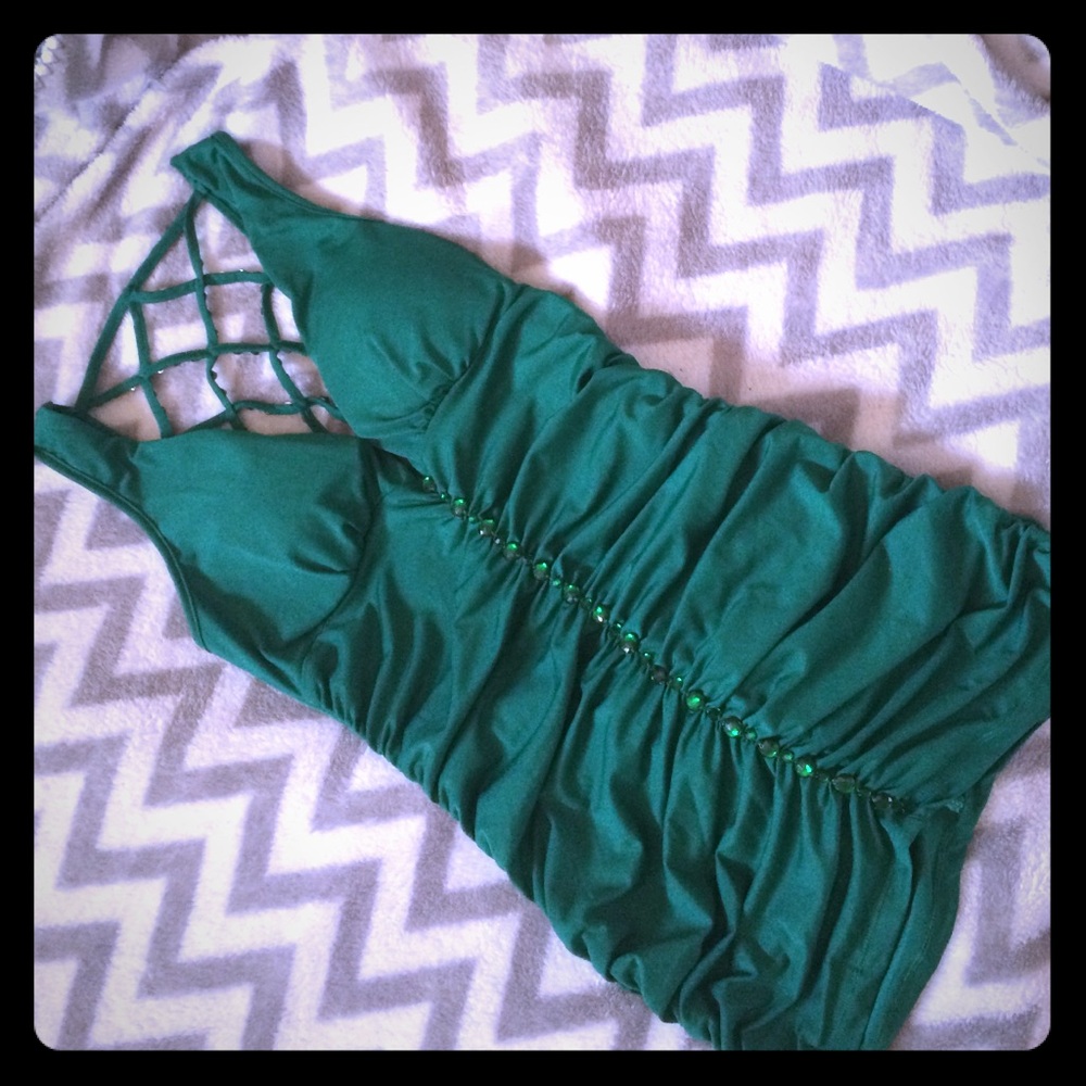 Small green jeweled top perfect 4 St. Patrick's
